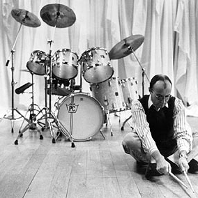 Phil Collins Phil Collins, Desbaratando El Campamento (Pop Version), Piano, Vocal & Guitar (Right-Hand Melody)