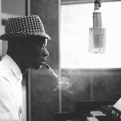 Nat King Cole, It's Only A Paper Moon, Voice