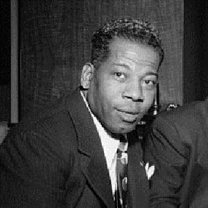Bennie Benjamin Bennie Benjamin, When The Lights Go On Again (All Over The World), Piano, Vocal & Guitar (Right-Hand Melody)